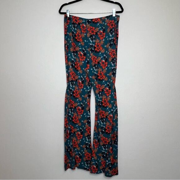 Free People Can't Take My Eyes Off You Flare Floral Pants Green Size M - Picture 4 of 13